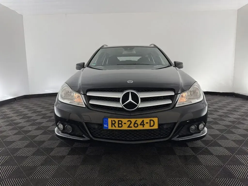 Gebraucht Mercedes C200 Business 136 PS (100 kW) 2011 Schwarz Kombi