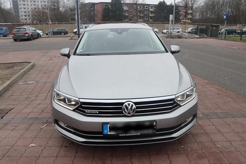 Gebraucht VW Passat Comfortline 150 PS (110 kW) 2017 Grau Kombi