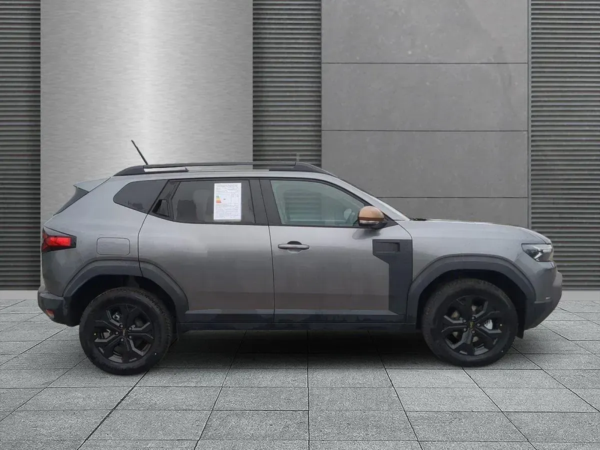 Neu Dacia Duster Extreme 154 PS (113 kW) 2025 Dolomitgrau SUV
