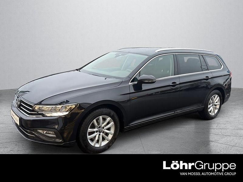 Schwarz Gebraucht 2023 VW Passat Kombi | 22.980 € (Fairer Preis) - Bild 1/4