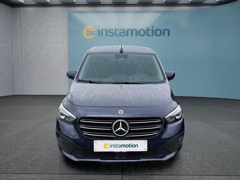 Gebraucht Mercedes T180 131 PS (96 kW) 2025 Blau Van / Kleinbus
