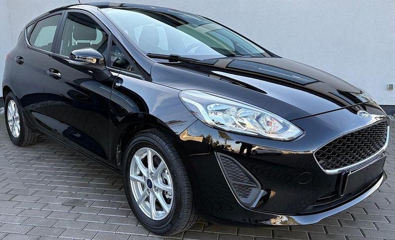 Gebraucht Ford Fiesta Trend 101 PS (74 kW) 2018 Iridiumschwarz metallic Limousine