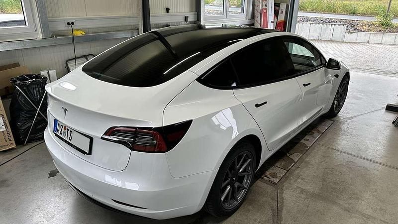 Gebraucht Tesla Model 3 RWD 208 kW (283 PS) 2022 Weiß Limousine