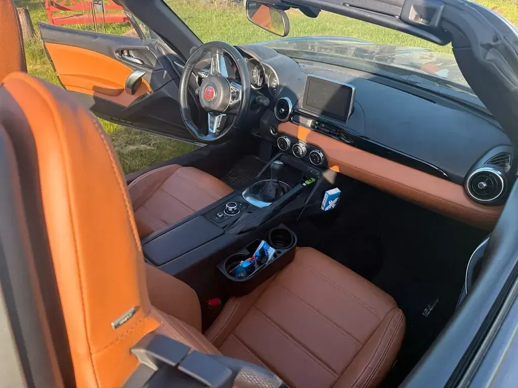 Gebraucht Fiat 124 Spider Lusso 140 PS (102 kW) 2017 Braun Cabrio