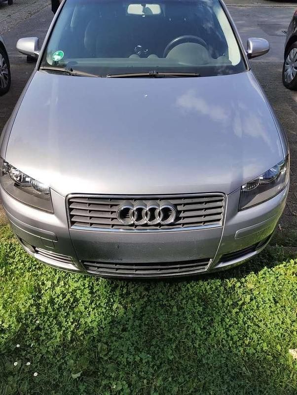 Grau Gebraucht 2005 Audi A3 Sportback Kleinwagen | 3.800 € (Fairer Preis) - Bild 1/4