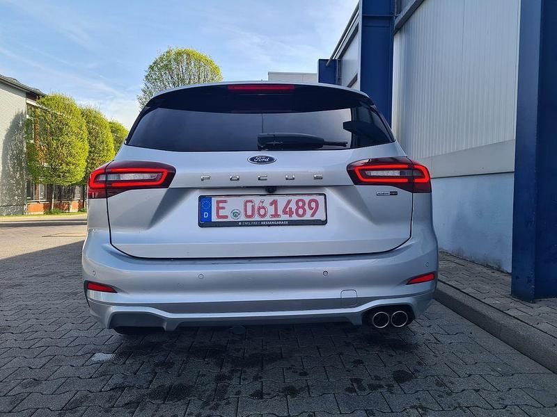 Gebraucht Ford Focus ST-Line X 125 PS (91 kW) 2023 Silber Limousine