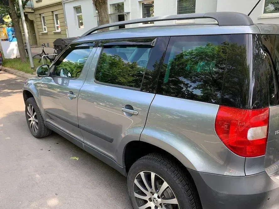 Używany Skoda Yeti 110 KM (80 kW) 2012 Szary SUV