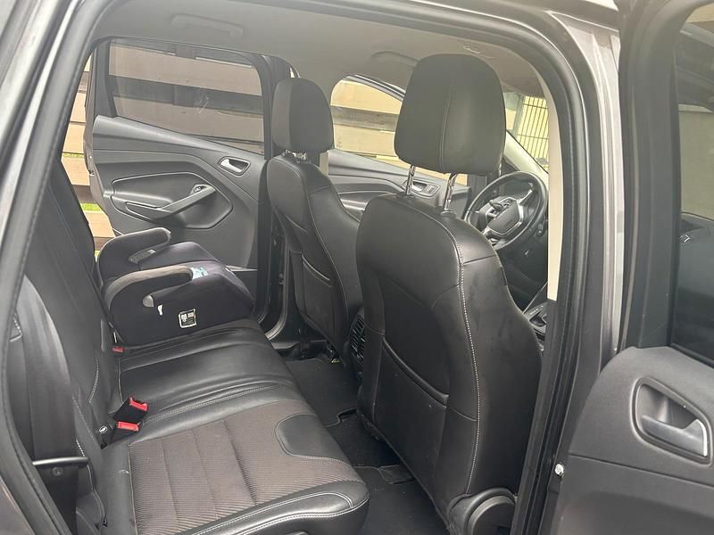 Gebraucht Ford Kuga Titanium 181 PS (133 kW) 2014 Grau SUV