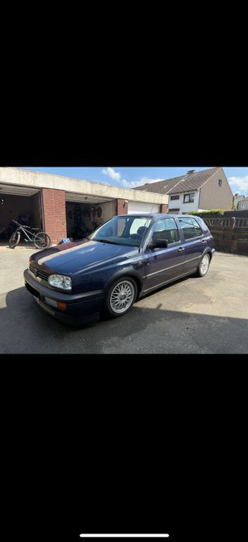 Blau Gebraucht 1994 VW Golf III GT Limousine | 1.700 € - Bild 1/4