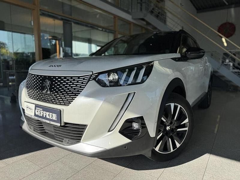 Perlmut weiß Gebraucht 2022 Peugeot e-2008 GT SUV | 16.990 € (Fairer Preis) - Bild 1/4