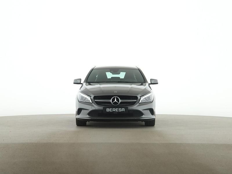 Gebraucht Mercedes CLA200 Urban 156 PS (114 kW) 2017 Grau Coupé