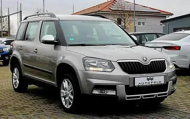 Używany Skoda Yeti 105 KM (77 kW) 2014 Szary SUV