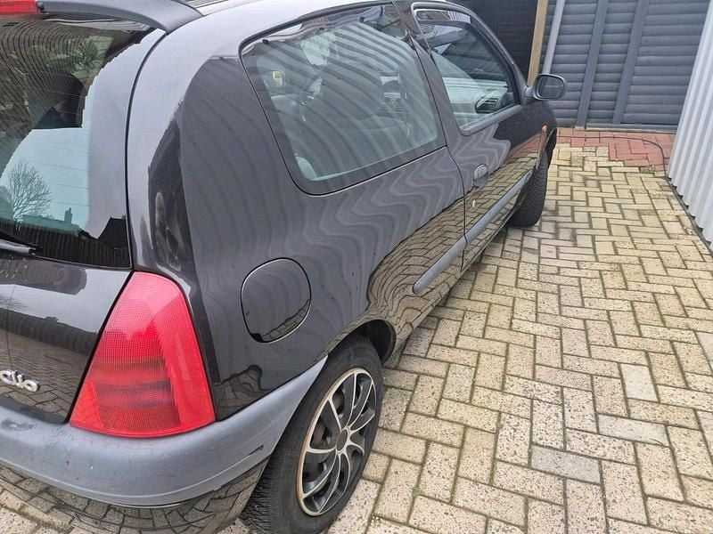 Gebraucht Renault Clio 58 PS (42 kW) 1999 Schwarz Coupé