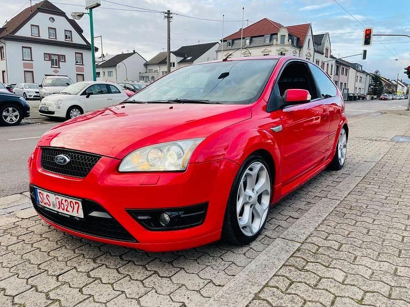 Gebraucht Ford Focus ST 226 PS (166 kW) 2006 Rot Coupé