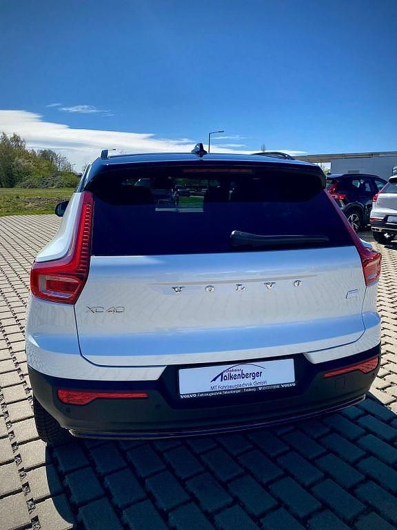 Gebraucht Volvo XC40 Core 169 kW (231 PS) 2023 Weiß SUV