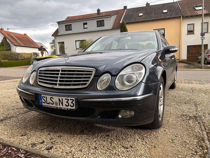 Gebraucht Mercedes E320 Elegance 224 PS (164 kW) 2003 Schwarz Limousine