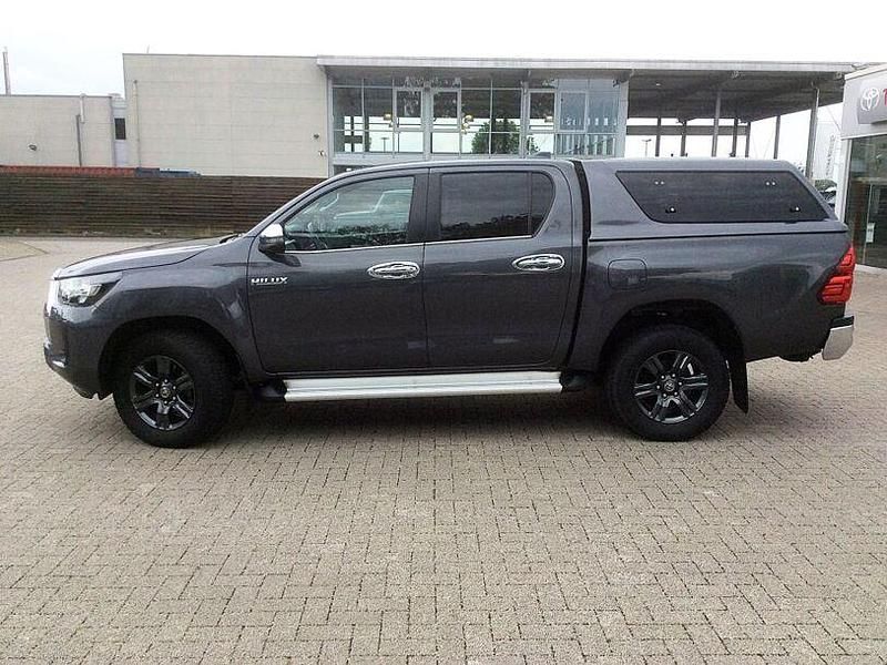 Gebraucht Toyota HiLux Comfort 204 PS (150 kW) 2022 Marlingrau metallic Abholung