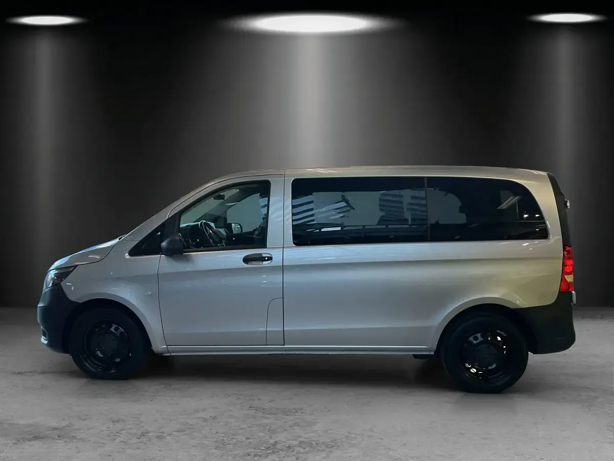 Gebraucht Mercedes Vito 190 PS (139 kW) 2021 Brillantsilber Van