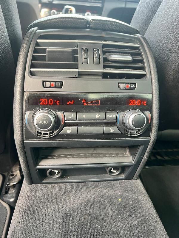 Schwarz Gebraucht 2011 BMW 740 M Sport Limousine | 10.000 € (Guter Preis) - Bild 1/4