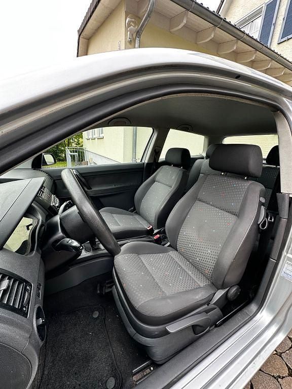 Gebraucht VW Polo Basis 75 PS (55 kW) 2003 Silber Limousine