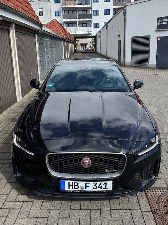 Gebraucht Jaguar XE R-Dynamic 179 PS (131 kW) 2019 Schwarz Limousine