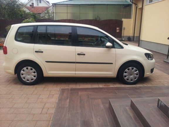 Beige Gebraucht 2011 VW Touran Highline Van / Kleinbus | 6.700 € (Fairer Preis) - Bild 1/4