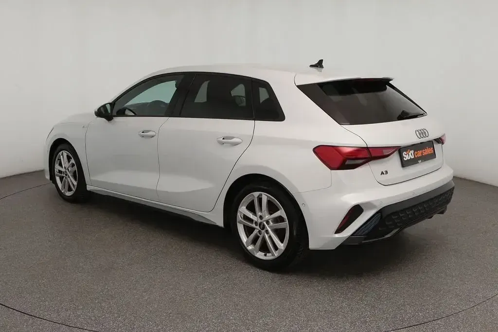 Używany Audi A3 S-Line 150 KM (110 kW) 2025 Biały Sedan/Limuzyna
