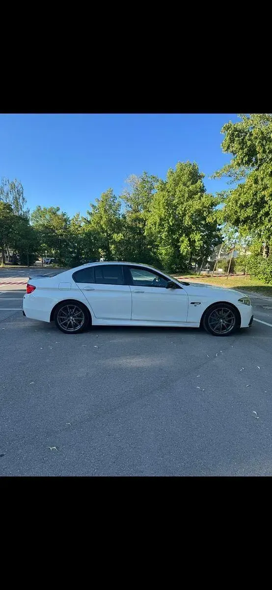 Gebraucht BMW 535 Sport Line 360 PS (264 kW) 2013 Weiß Limousine
