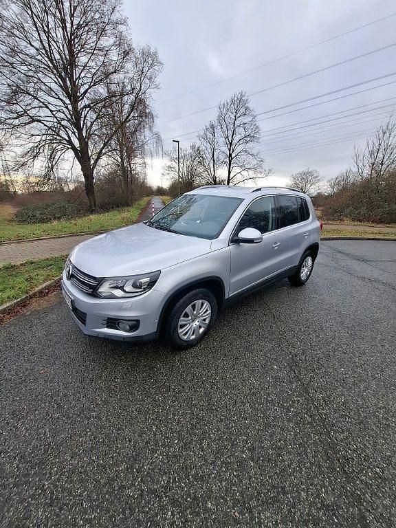 Silber Gebraucht 2012 VW Tiguan Style SUV | 10.000 € (Fairer Preis) - Bild 1/4