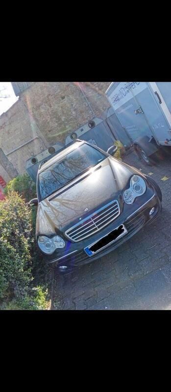 Schwarz Gebraucht 2006 Mercedes C280 Avantgarde Kombi | 2.800 € (Fairer Preis) - Bild 1/4