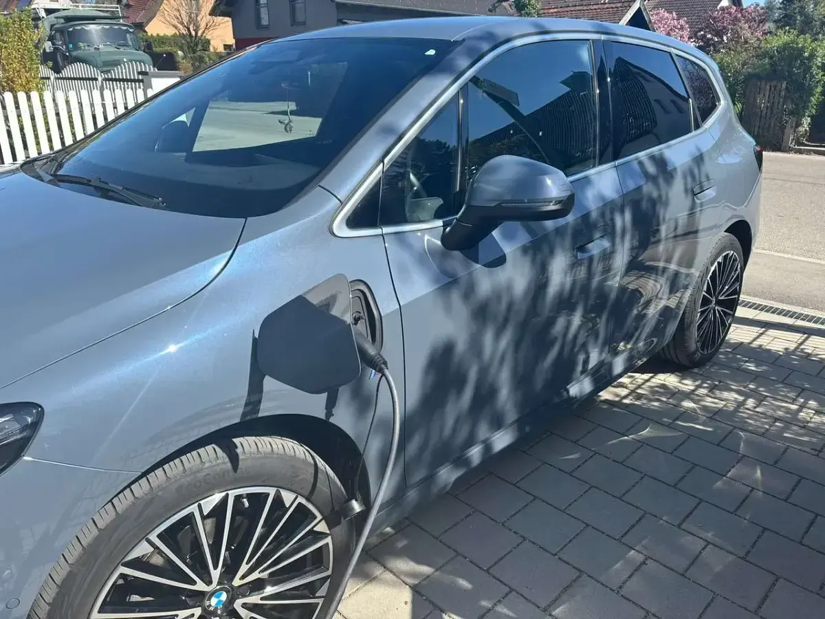 Gebraucht BMW 225 Active Tourer 136 PS (100 kW) 2023 Grau Van / Kleinbus