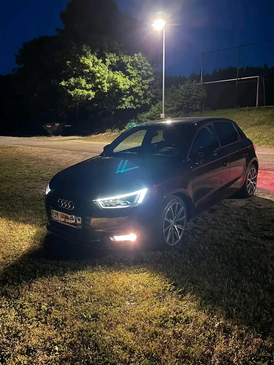 Gebraucht Audi A1 Sportback 116 PS (85 kW) 2015 Violet Kleinwagen