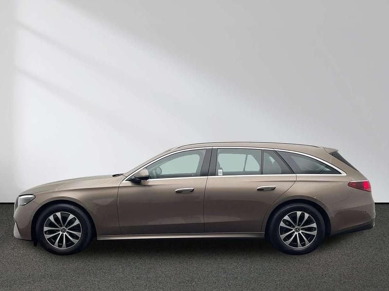 Gebraucht Mercedes E220 Avantgarde 197 PS (144 kW) 2024 Braun Kombi