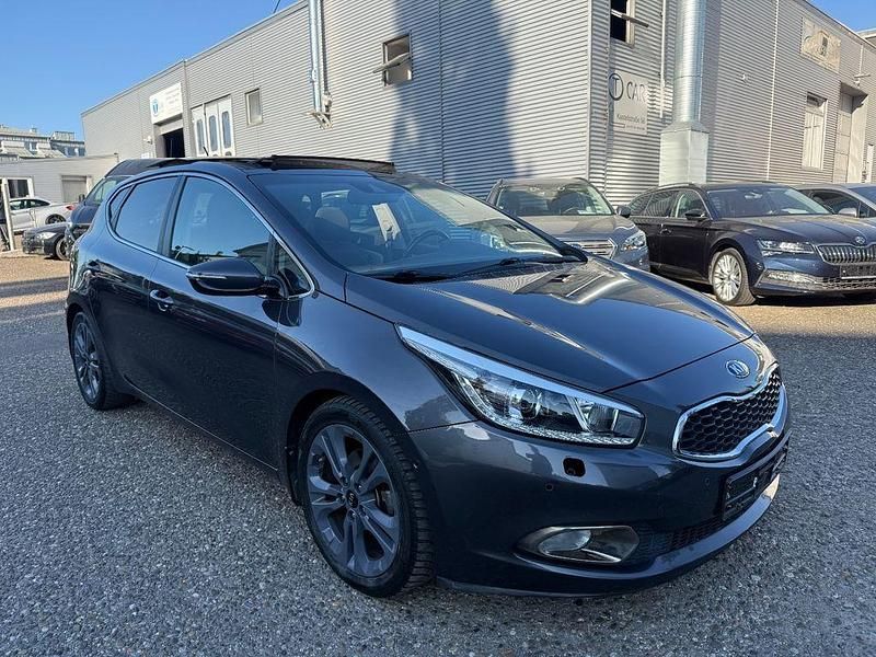 Używany Kia Ceed Platinum Edition 135 KM (99 kW) 2012 Szary Hatchback