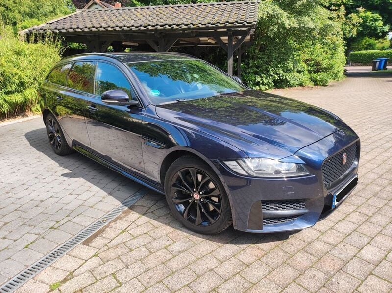 Blau Gebraucht 2018 Jaguar XF R-Sport Limousine | 13.588 € (Superpreis) - Bild 1/4