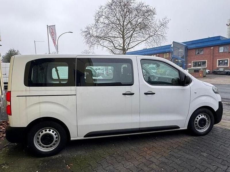 Gebraucht Opel Vivaro 120 PS (88 kW) 2023 Weiß Van / Kleinbus