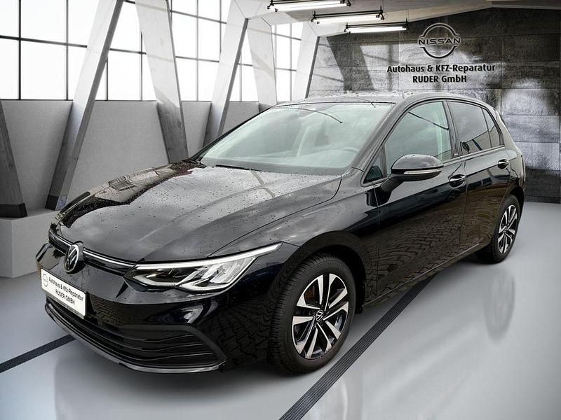 Gebraucht VW Golf VIII United 131 PS (96 kW) 2021 Deep black perleffekt (metallic) Limousine