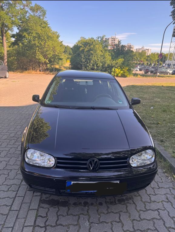 Schwarz Gebraucht 2003 VW Golf IV Basis Limousine | 1.300 € (Guter Preis) - Bild 1/4