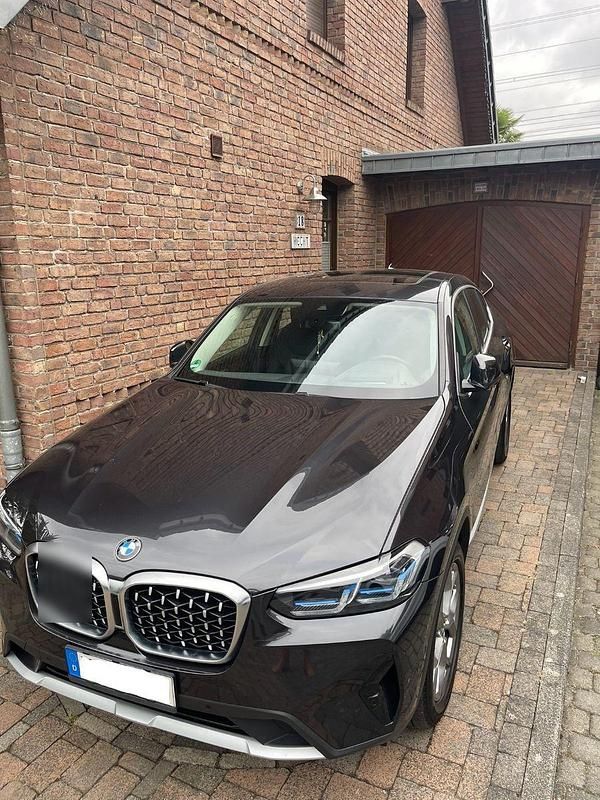 Grau Gebraucht 2021 BMW X4 Sport Line SUV | 40.900 € (Fairer Preis) - Bild 1/4