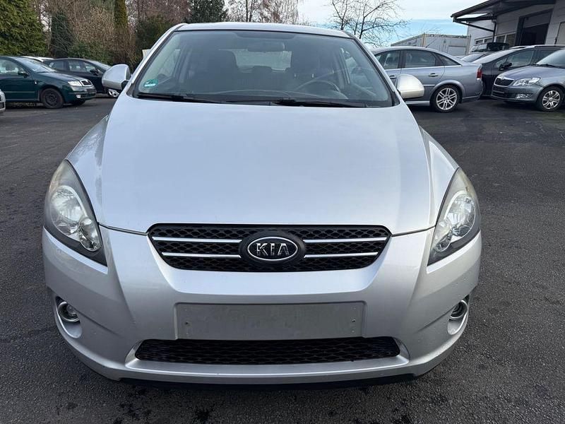 Gebraucht Kia ProCeed EX 126 PS (92 kW) 2008 Silber Coupé