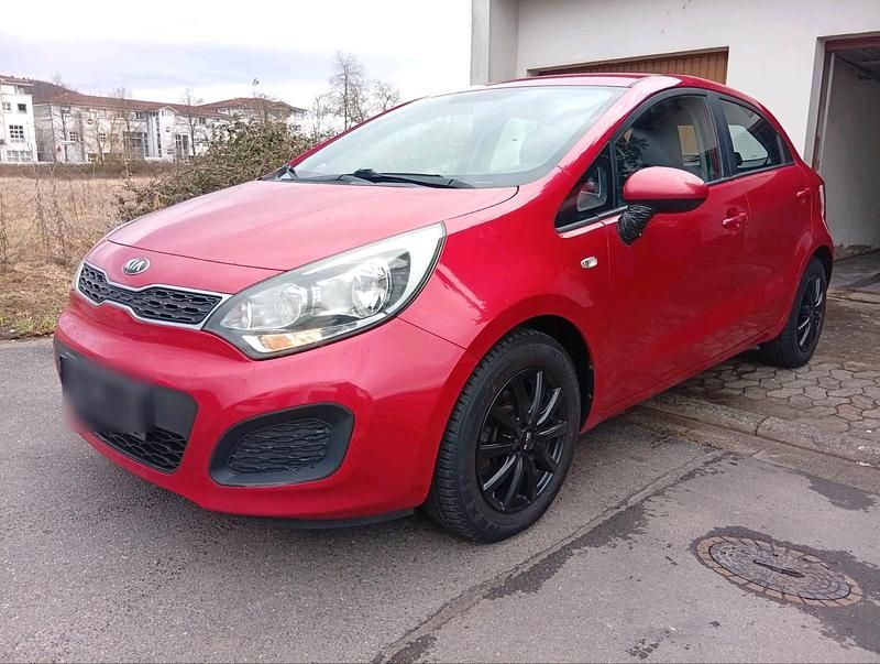 Gebraucht Kia Rio 86 PS (63 kW) 2013 Rot Kleinwagen