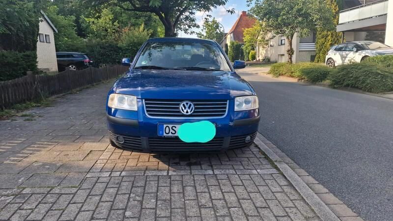 Blau Gebraucht 2002 VW Passat Limousine | 2.000 € (Guter Preis) - Bild 1/4