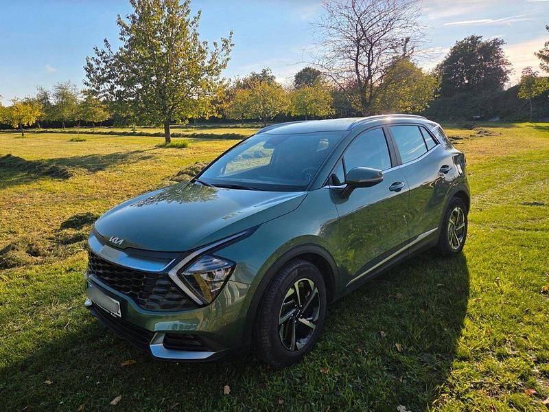 Grün Gebraucht 2022 Kia Sportage Vision SUV | 23.600 € (Superpreis) - Bild 1/4