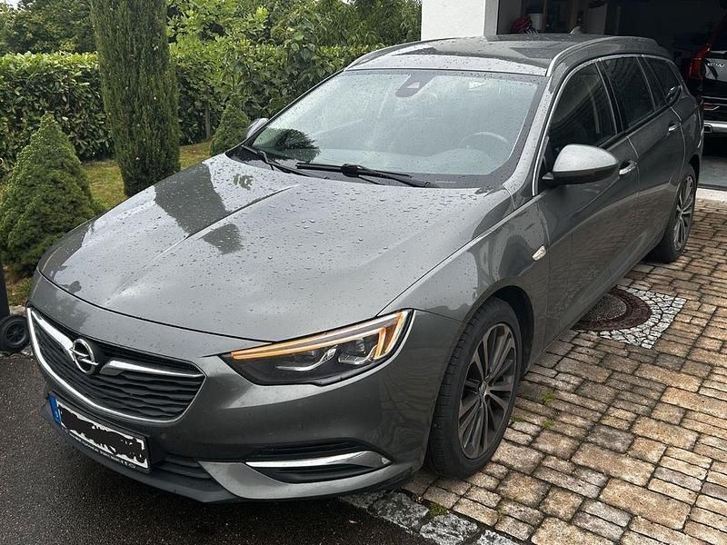 Grau Gebraucht 2017 Opel Insignia Business Limousine | 9.000 € (Guter Preis) - Bild 1/4