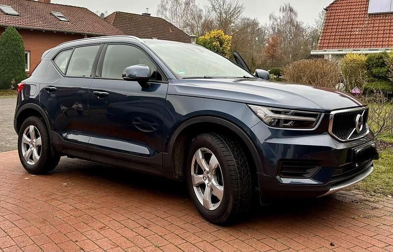 Blau Gebraucht 2021 Volvo XC40 Momentum SUV | 26.000 € (Fairer Preis) - Bild 1/4