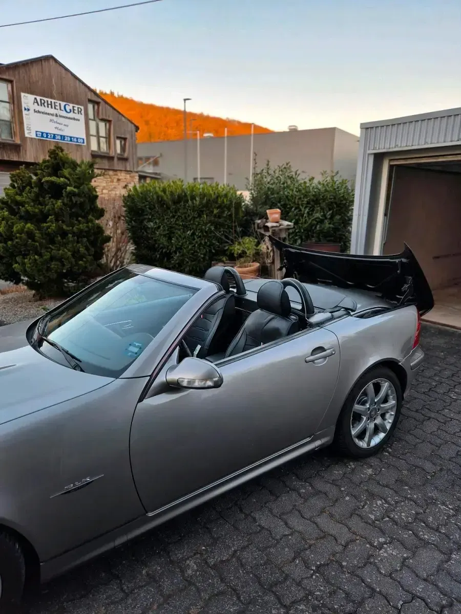 Gebraucht Mercedes SLK200 163 PS (119 kW) 2002 Andere farben Cabrio