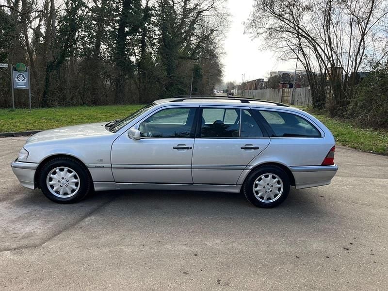 Gebraucht Mercedes C180 Elegance 122 PS (89 kW) 1998 Silber Kombi