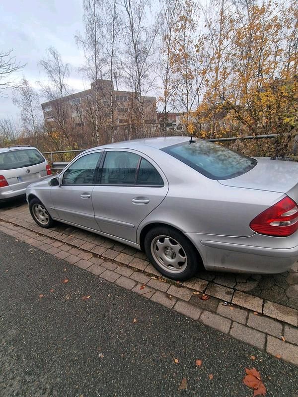 Gebraucht Mercedes 280 180 PS (132 kW) 2003 Silber Limousine