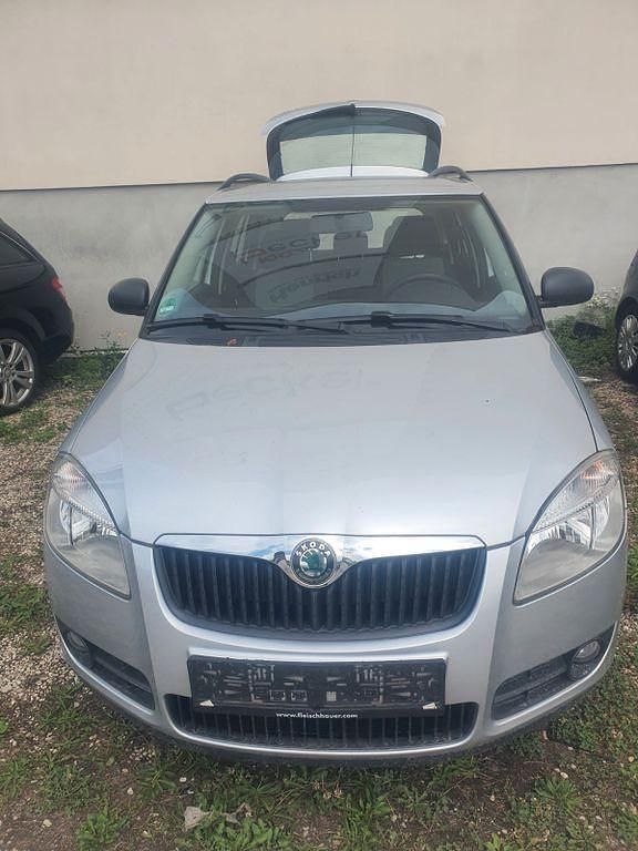 Silber Gebraucht 2010 Skoda Fabia Cool Edition Kleinwagen | 2.990 € (Fairer Preis) - Bild 1/4