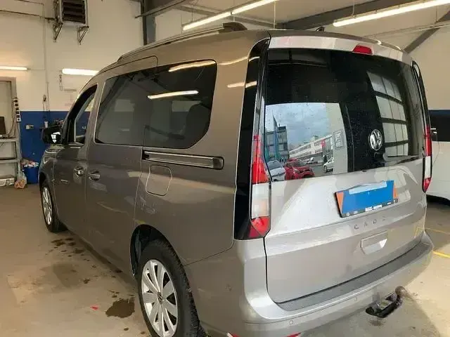 Gebraucht VW Caddy Life 235 PS (172 kW) 2023 Silber Van / Kleinbus